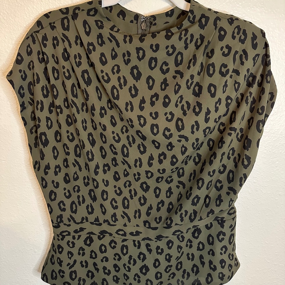 Express Green Leopard Cap Sleeve Top Sz. L